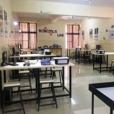 STEM Labs & Workshops